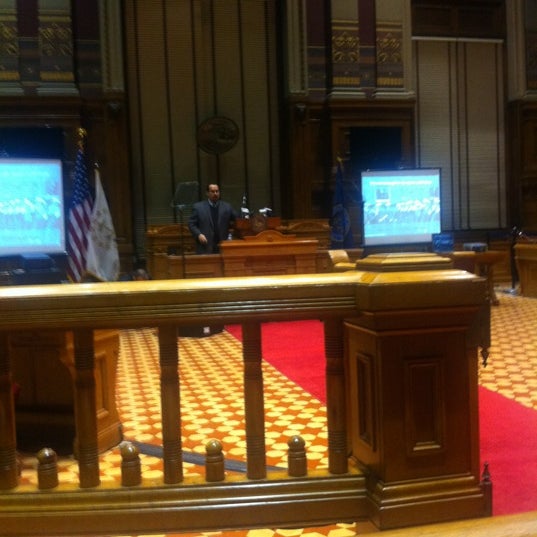 รูปภาพถ่ายที่ Providence City Hall โดย Christine S. เมื่อ 2/13/2012