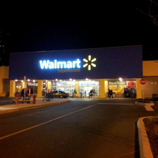 Photo taken at Walmart Supercentre by Bonnie E. on 12/9/2011