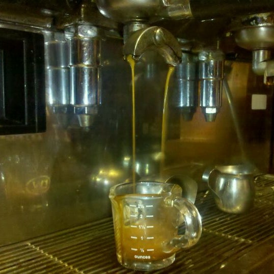 1/16/2012 tarihinde Amber N.ziyaretçi tarafından Metropolitan Coffee'de çekilen fotoğraf