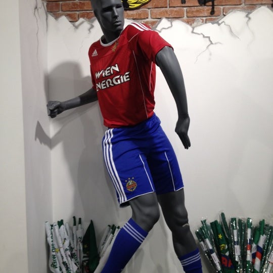 SK Rapid Wien Commerce de détail d'articles de sport à Penzing