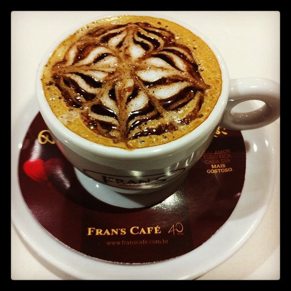 Foto tirada no(a) Fran&#39;s Café por Thiago P. em 6/9/2012