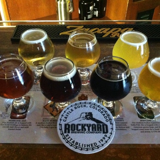 Foto diambil di Rockyard American Grill &amp; Brewing Company oleh Forrest W. pada 7/22/2012