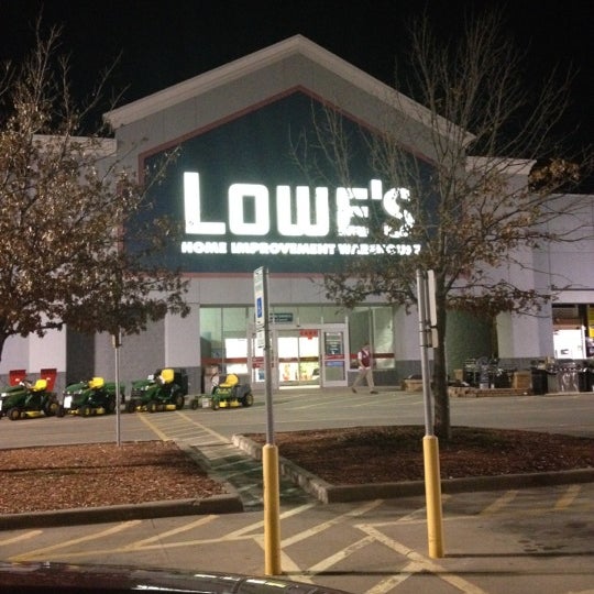 Lowe's Home Improvement Hardware Store in Fort Worth