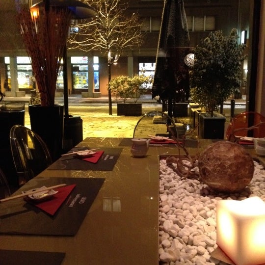 รูปภาพถ่ายที่ Bento Sushi Restaurant โดย Veronika P. เมื่อ 2/1/2012