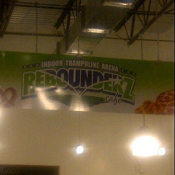 Photo taken at Rebounderz Sterling by Titus J. on 2/26/2012