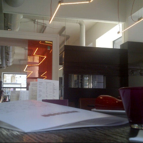 Das Foto wurde bei aumann café | restaurant | bar von Kon P. am 7/1/2012 aufgenommen