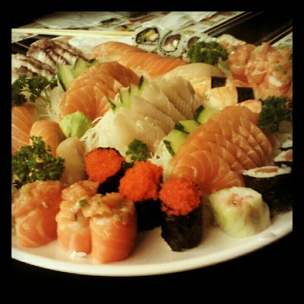 Das Foto wurde bei Sushi Temakeria Doo Doo von Marisa C. am 6/27/2012 aufgenommen