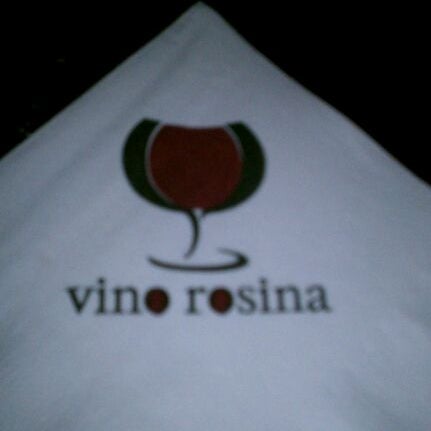 Снимок сделан в Vino Rosina Wine Bar пользователем Jacquie 2/29/2012