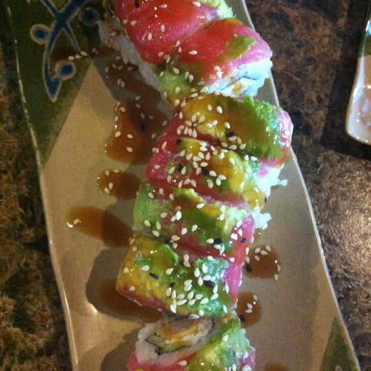 8/17/2012 tarihinde Esther U.ziyaretçi tarafından Simply Sushi'de çekilen fotoğraf