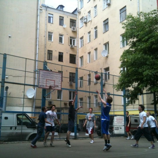 ЮУРГУ баскетбольная площадка