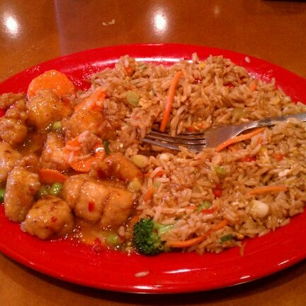 Photo taken at Pei Wei by Robert R. on 2/14/2012