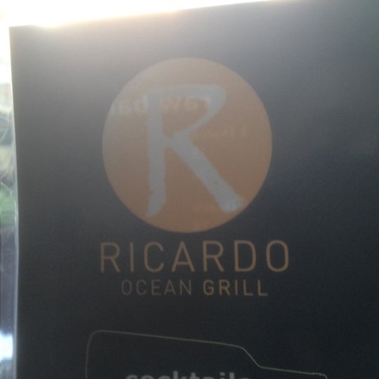 รูปภาพถ่ายที่ Ricardo Ocean Grill โดย Charles H. เมื่อ 5/10/2012