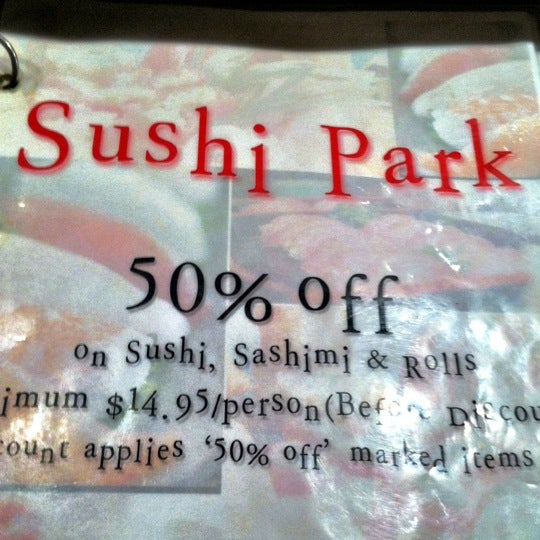 Foto tomada en Sushi Park  por Phil T. el 2/18/2012