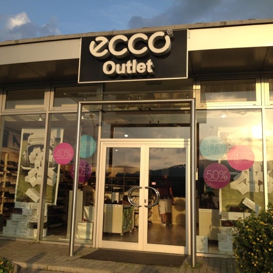Ecco martin top