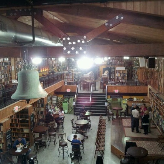 3/16/2012 tarihinde Katina F.ziyaretçi tarafından Midtown Scholar Bookstore'de çekilen fotoğraf
