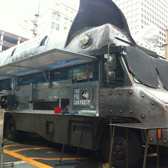 รูปภาพถ่ายที่ Maximus / Minimus โดย Rodney D. เมื่อ 7/18/2012