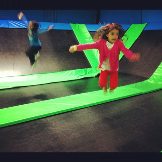 Photo taken at Bounce Trampoline Sports by Tony on 3/24/2012