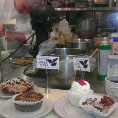 Foto diambil di Angel Food Bakery &amp; Coffee Bar oleh Cari J. pada 5/11/2012