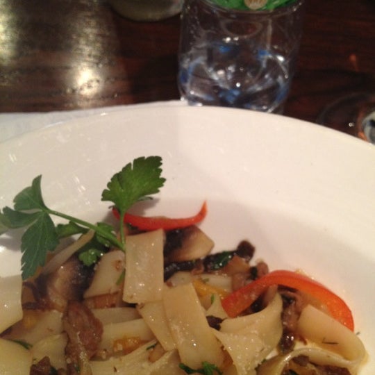 5/22/2012 tarihinde Roman V.ziyaretçi tarafından Restaurant Prego'de çekilen fotoğraf