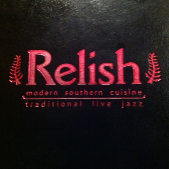 Foto tomada en Relish Restaurant  por Hana W. el 3/4/2012