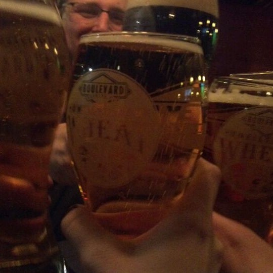 2/26/2012にHeather A.がWobbly Bobby British Pubで撮った写真