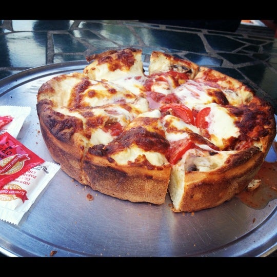 รูปภาพถ่ายที่ Asaggio Pizza Pasta Plus โดย Zelin Z. เมื่อ 7/30/2012