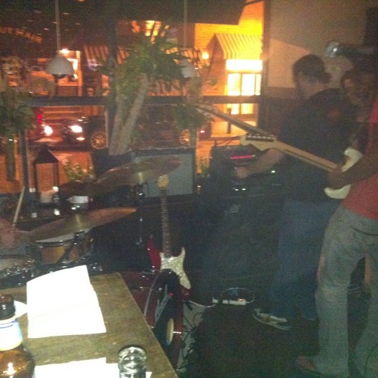 Foto tomada en Smiths Restaurant &amp; Bar  por Jay M. el 8/16/2012