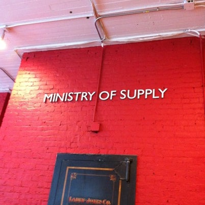 Foto tirada no(a) Ministry of Supply por Brian K. em 7/26/2012