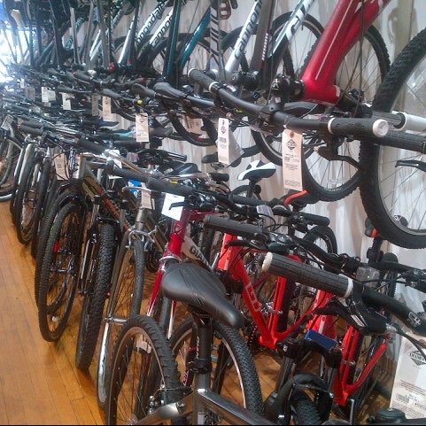 Photo taken at Diamond Cycle Montclair by CalQulated on 8/7/2012