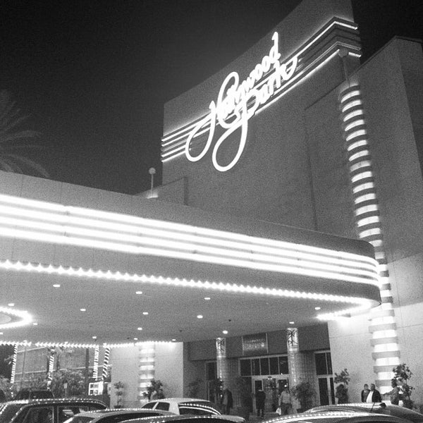 Photo prise au Hollywood Park Casino par Oren A. le2/10/2012