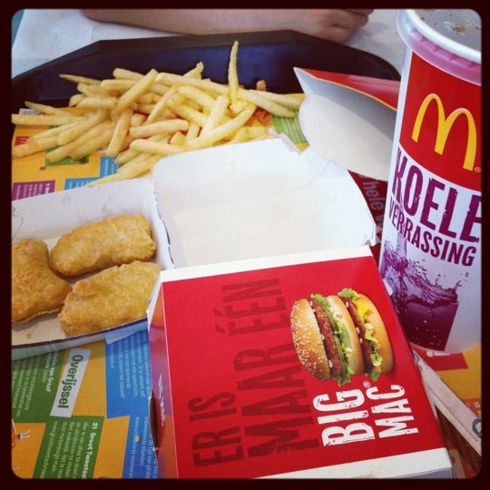 รูปภาพถ่ายที่ McDonald&#39;s โดย Jeroen van G. เมื่อ 7/26/2012