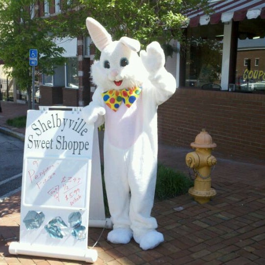 Foto scattata a Shelbyville Sweet Shop da Jimmy O. il 4/7/2012