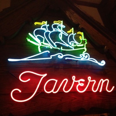 รูปภาพถ่ายที่ Ship Tavern โดย Mitch S. เมื่อ 7/19/2012