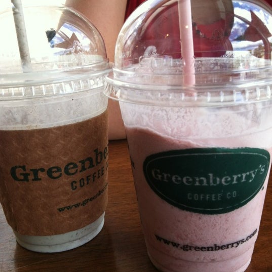 Снимок сделан в Greenberry&#39;s Coffee Co. пользователем Emily 9/9/2012