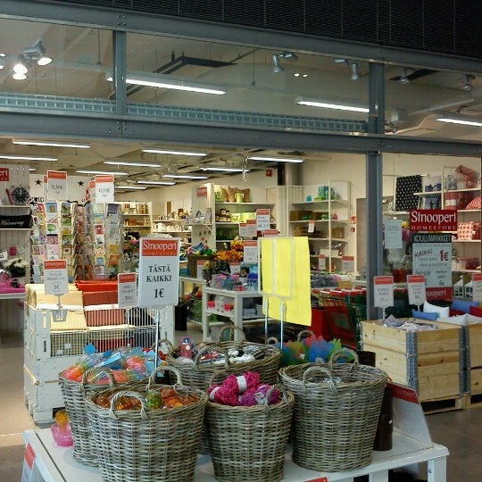 Интерьер зоомагазина. Интересные магазины. Бакалея до потолка. Интересные магазины в санкт-петербурге. Gift shop.