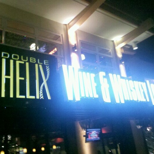 Снимок сделан в Double Helix Wine &amp; Whiskey Lounge пользователем Josh C. 2/8/2012