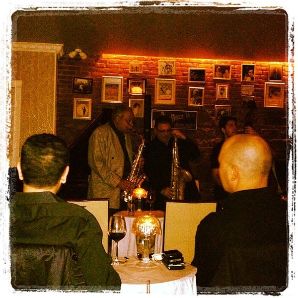 Photo taken at Silver Lining by Yaw E. on 4/1/2012