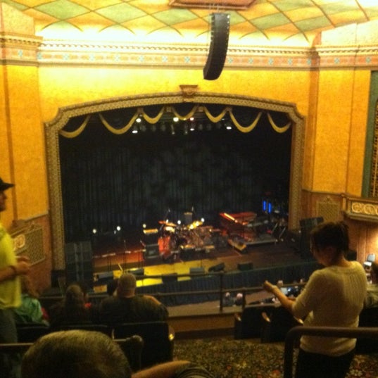 รูปภาพถ่ายที่ Gillioz Theatre โดย Patrick P. เมื่อ 3/21/2012