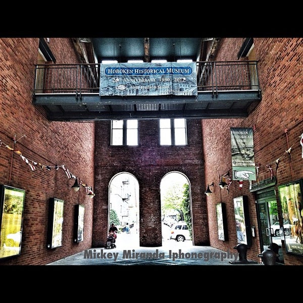 Снимок сделан в Hoboken Historical Museum пользователем Mickey M. 4/26/2012