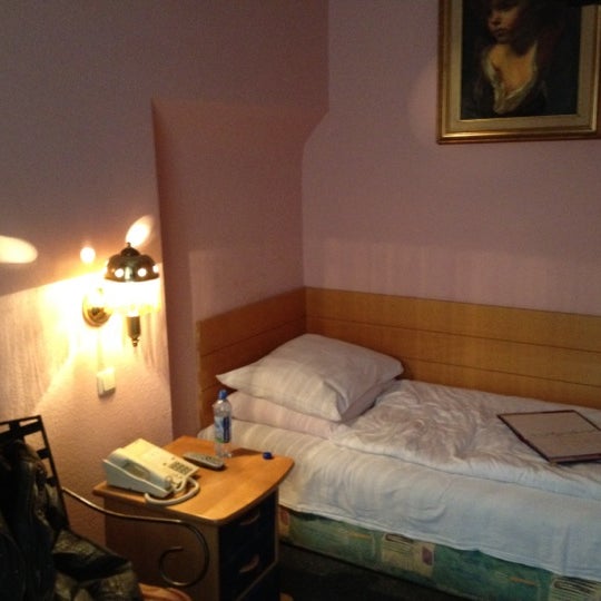 5/6/2012 tarihinde Ilya G.ziyaretçi tarafından Hotel Urania'de çekilen fotoğraf