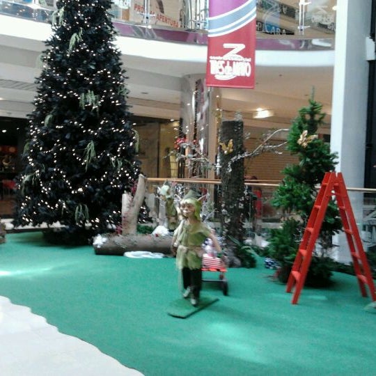 Photo taken at Nivaria Center by Fatima P. on 12/20/2011