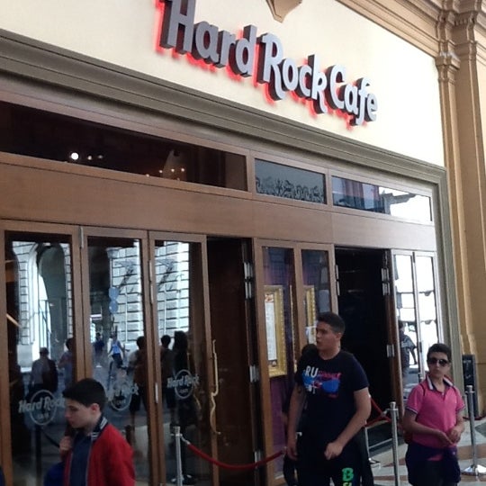 5/10/2012 tarihinde Daniil K.ziyaretçi tarafından Hard Rock Cafe Florence'de çekilen fotoğraf