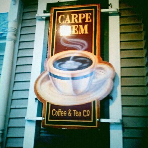 Photo taken at Carpe Diem Coffee &amp; Tea Co. by Jack R. on 12/1/2011
