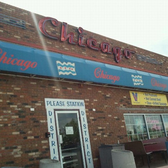 5/3/2012 tarihinde Efren B.ziyaretçi tarafından Chicago Style Beef &amp; Dogs'de çekilen fotoğraf
