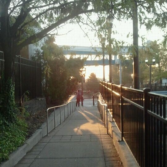 NJT 34th Street Light Rail Station 5 tips