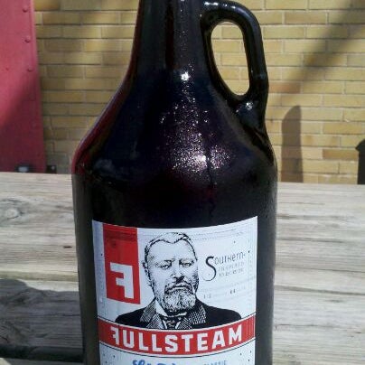 Foto diambil di Fullsteam Brewery oleh James G. pada 9/21/2011