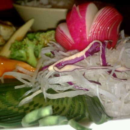 Photo prise au Mikado Japanese Restaurant par Ally B. le9/11/2011