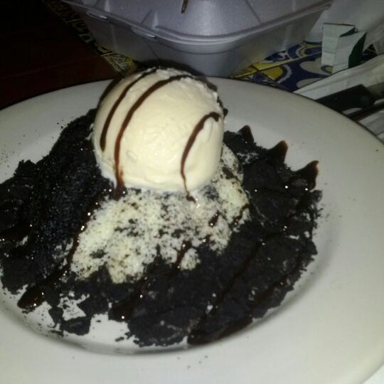 Photo taken at Chili&#39;s Grill &amp; Bar by Stephanie E. on 1/8/2012