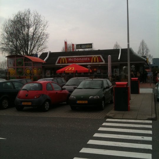 Photo taken at McDonald&#39;s by Quirijn B. on 2/13/2011