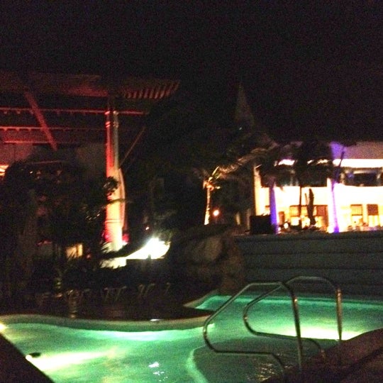 Foto tomada en Adonis Spa Resort  por Xander B. el 9/1/2012